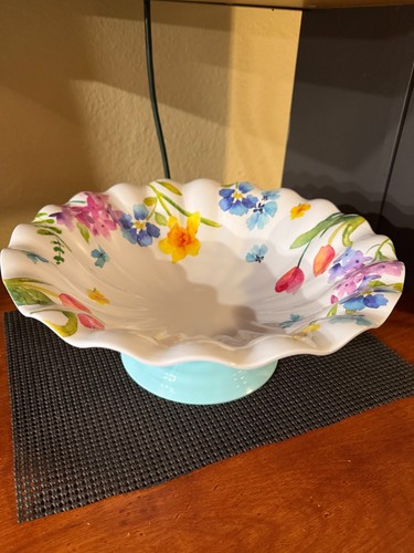 Floral pattern pedestal bowl - floral,